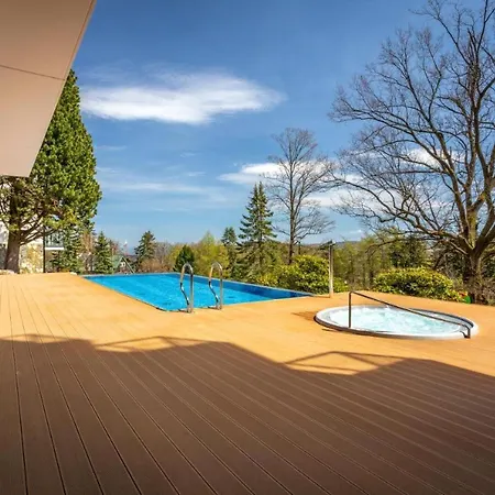 B3 Z Basenem, Sauna, Jacuzzi - 5d *